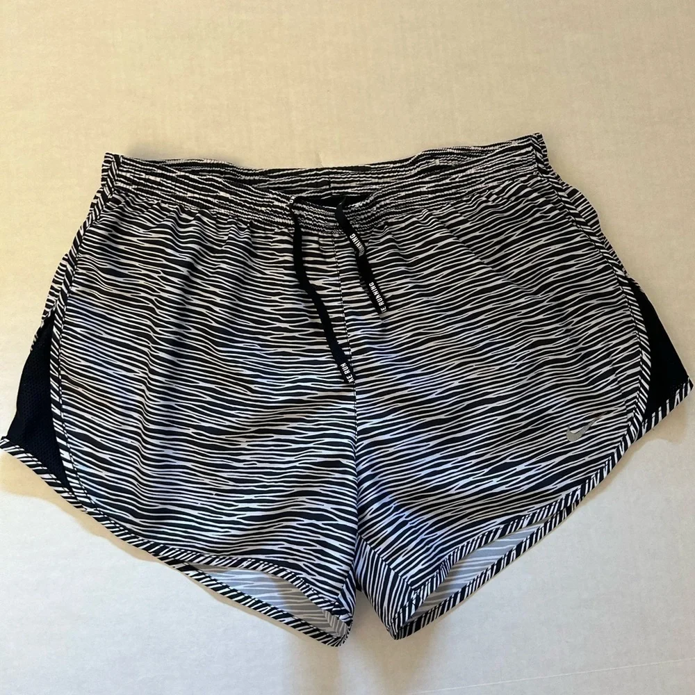 Nike Dry Fit Equilibrium Modern Tempo lined shorts w/side mesh panels Sz-S.   X3